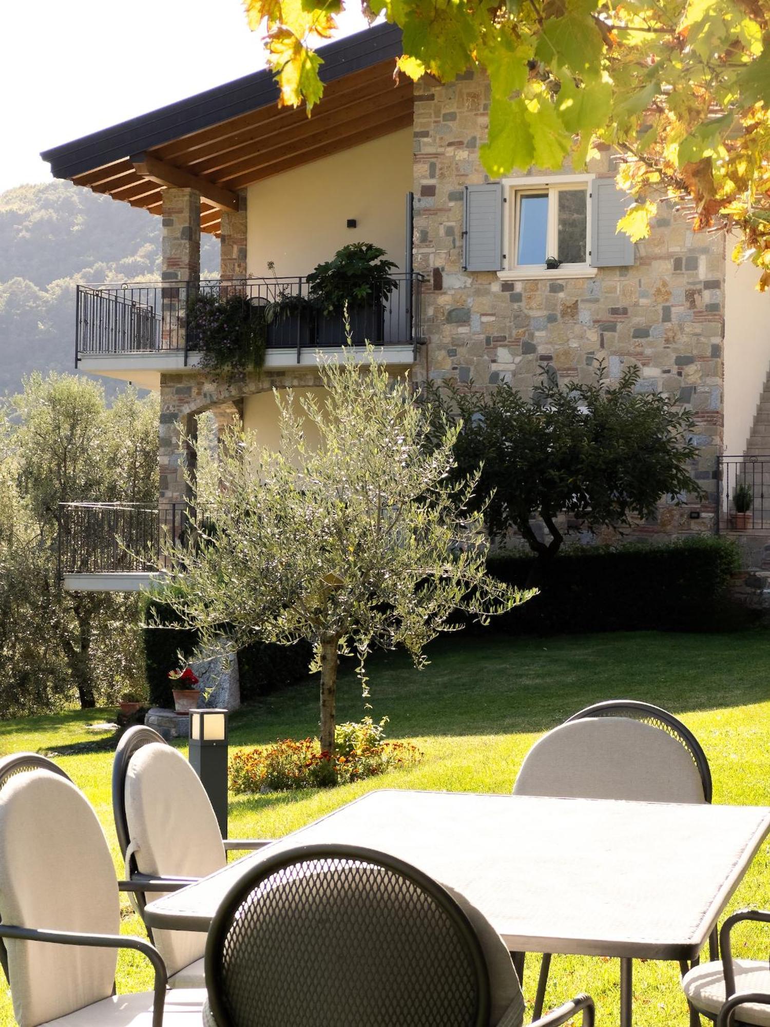 Mos Country House Tremosine Екстериор снимка