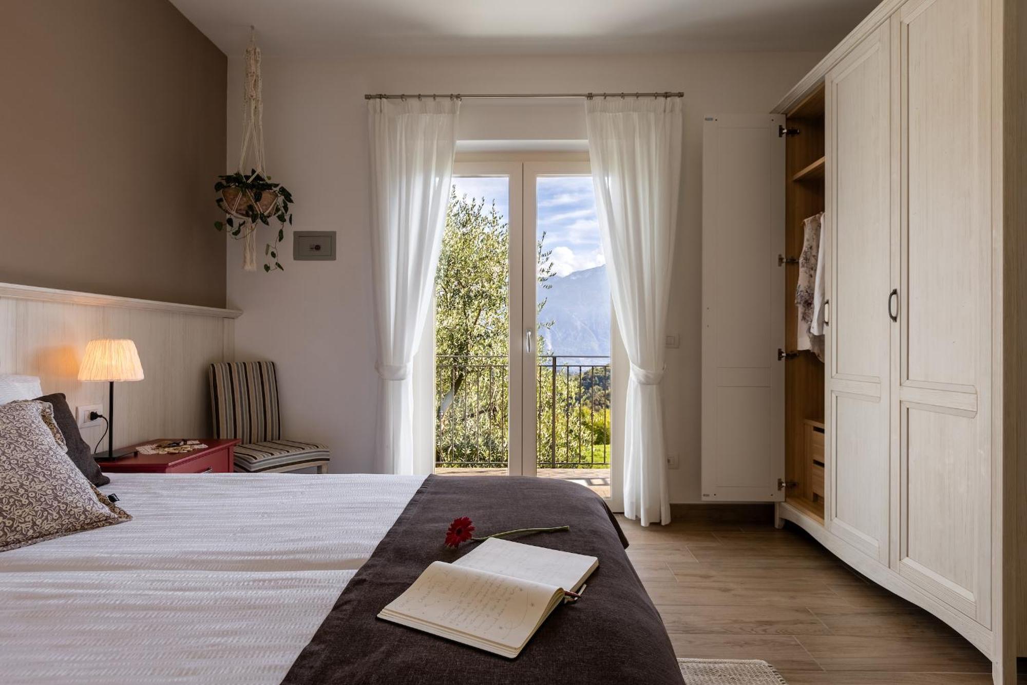 Mos Country House Tremosine Екстериор снимка