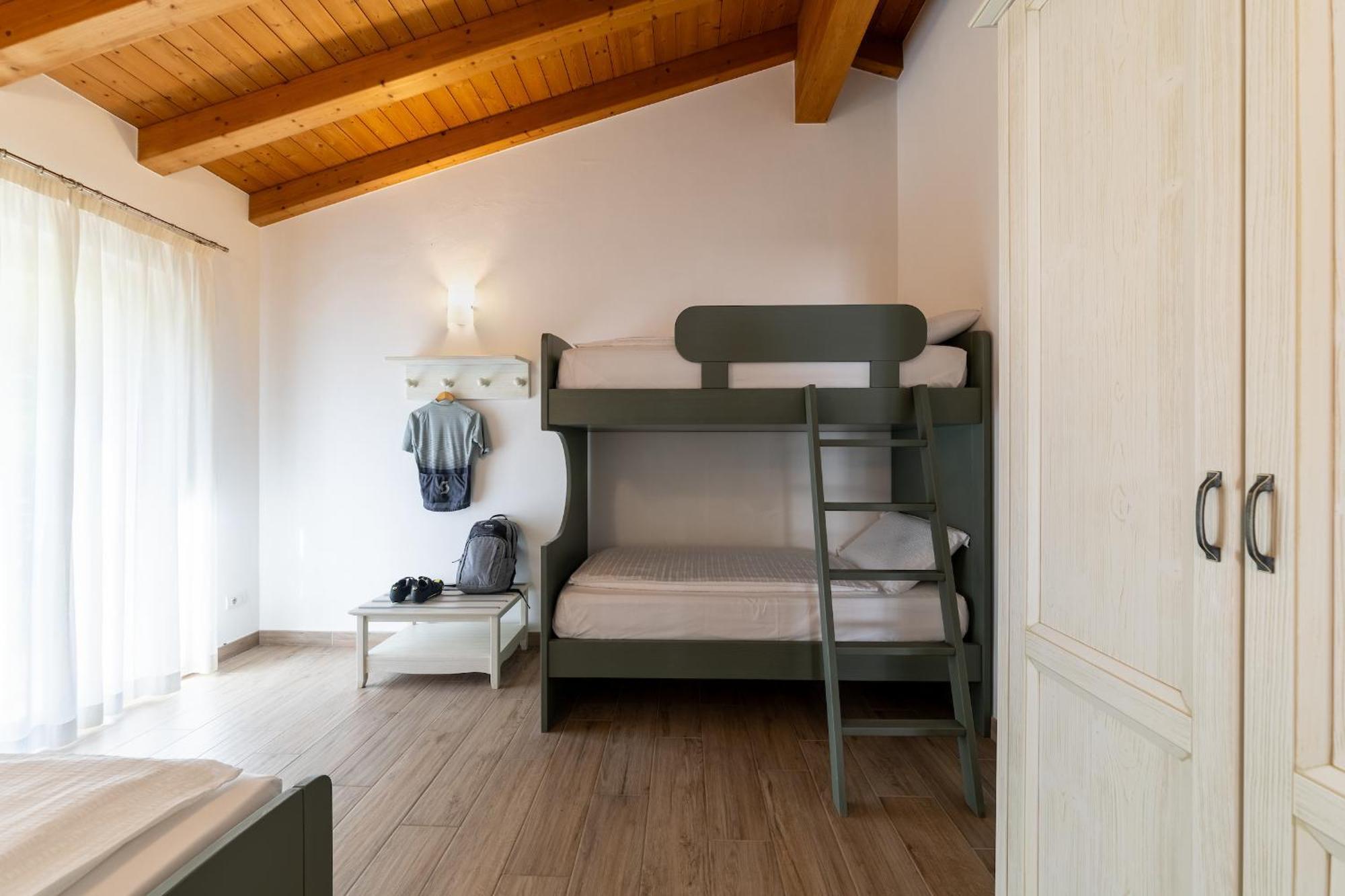 Mos Country House Tremosine Екстериор снимка