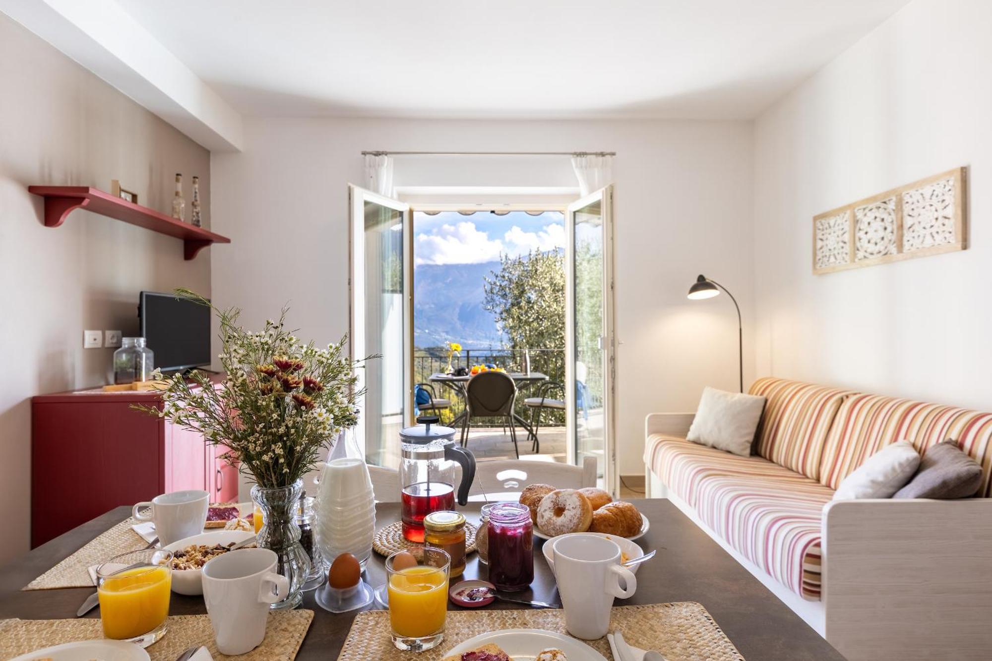 Mos Country House Tremosine Екстериор снимка